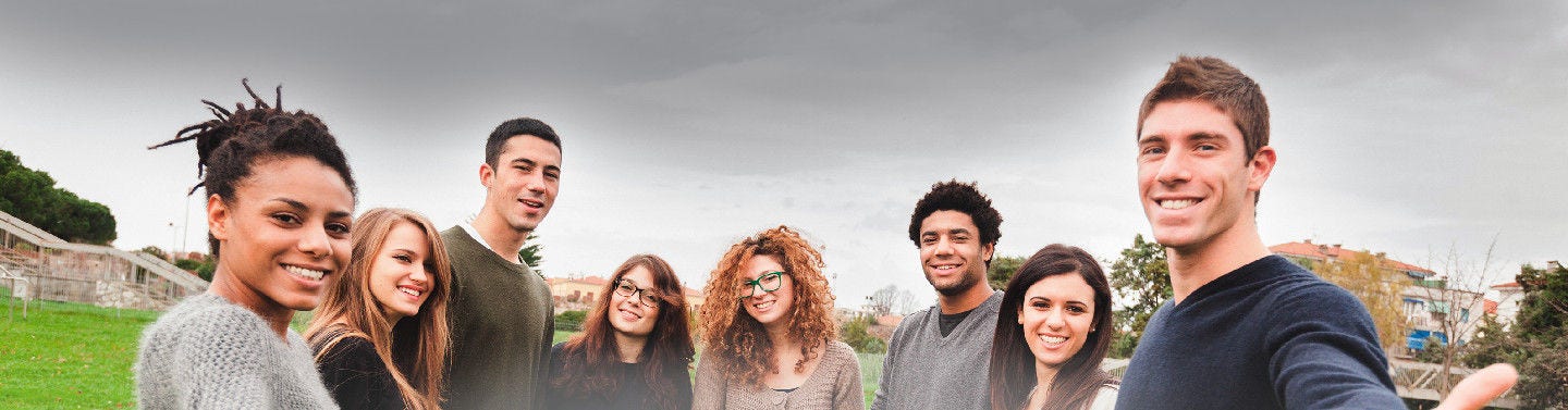 Banner de un grupo de personas 